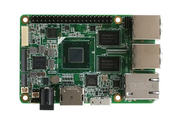 Bo mạch UP Board đời đầu của AAEON kích thước bằng Raspberry Pi, một cổng LAN và hàng chân 40 pin